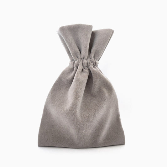 Silberner Samtbeutel